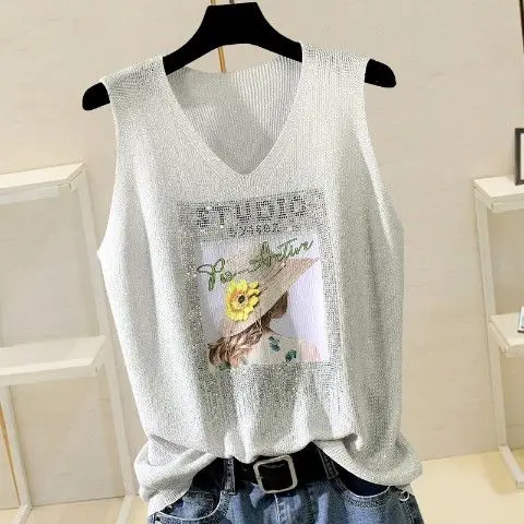 2022 New Rhinestone Knit Bottoming Shirt Sleeveless Ice Silk Bright Silk Vest Tops for Women Breathable Fashion Gray
2022 New Rhinestone Knit Bottoming Shirt Sleeveless Ice Silk Bright Silk Vest Tops for Women Breathable Fashion Gray