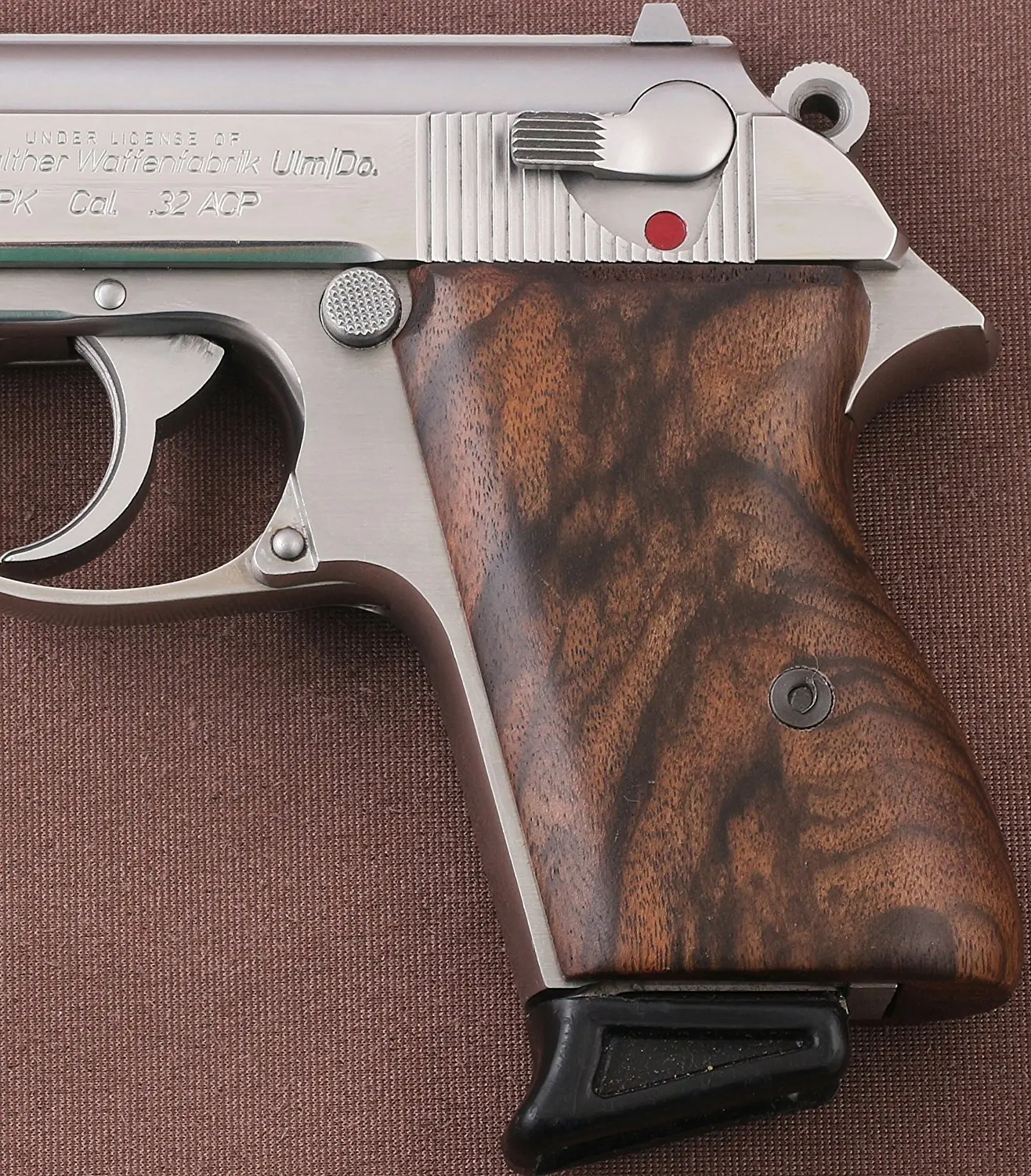 Ksdгрипсы Walther PPK American (Interarms), совместимый захват из орехового ореха для замены
Ksdгрипсы Walther PPK American (Interarms), совместимый захват из орехового ореха для замены