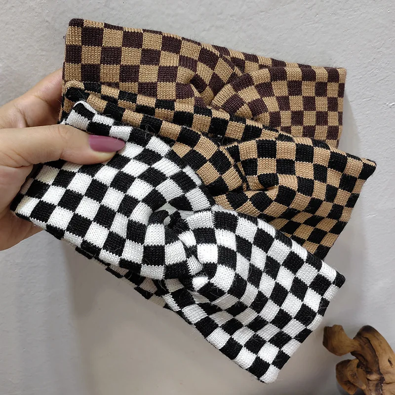 Korean Wool Knitted Headband for Women Black and White Plaid Cross Wide Brim Hair Band Simple Headdress Hair Accessories
Korean Wool Knitted Headband for Women Black and White Plaid Cross Wide Brim Hair Band Simple Headdress Hair Accessories