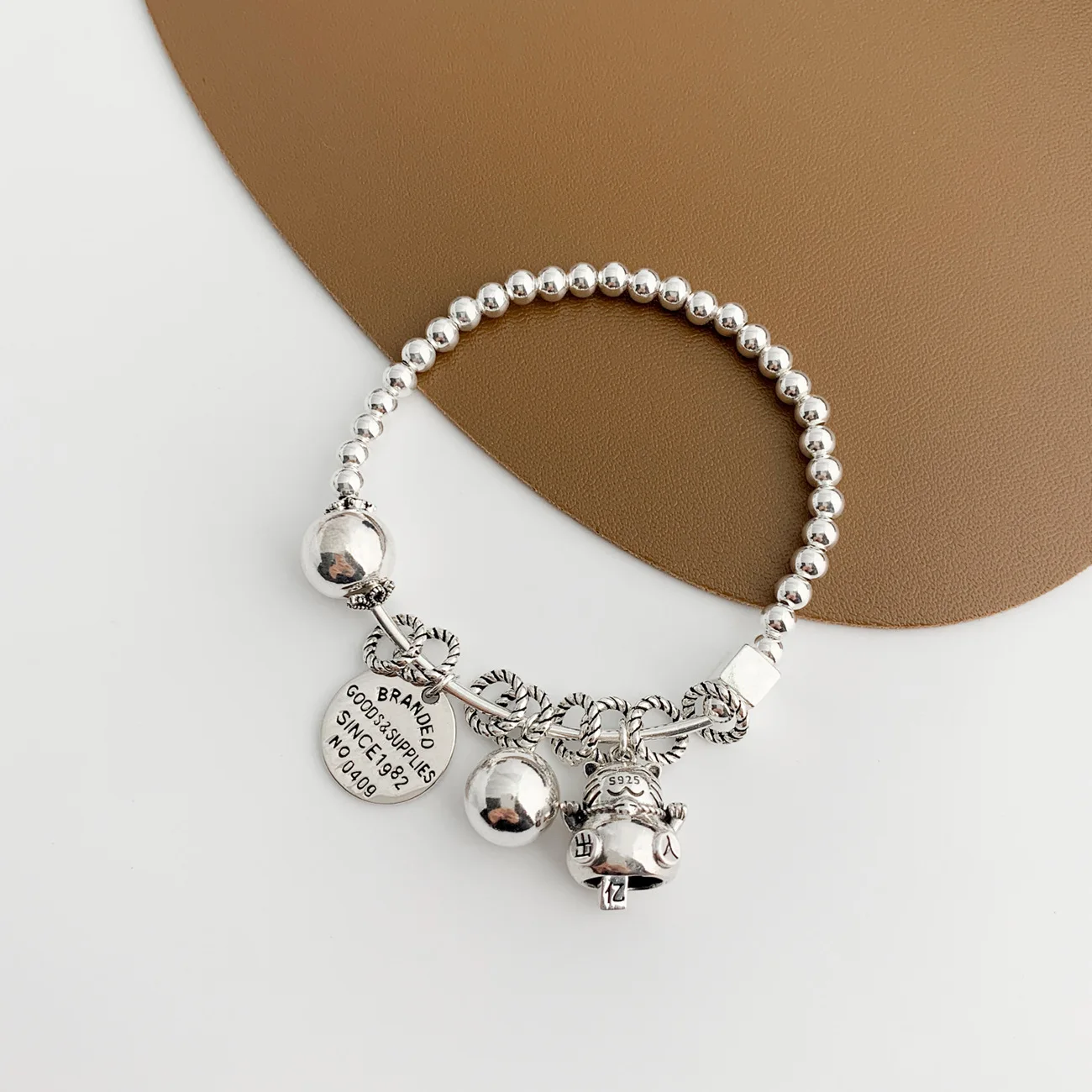 Luxury Lucky Cat Goes Ping An Bead Silver Elastic Bracelet 100% S925 Sterling Female Hand-made Elastic Rope Rabbit Radish Gift
Luxury Lucky Cat Goes Ping An Bead Silver Elastic Bracelet 100% S925 Sterling Female Hand-made Elastic Rope Rabbit Radish Gift