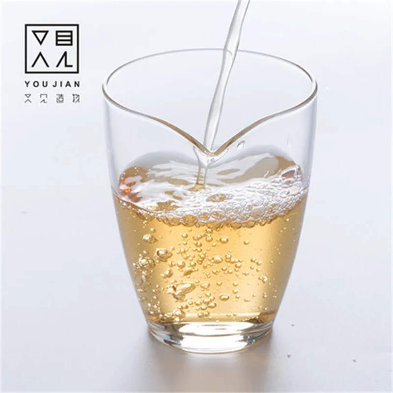 Стеклянная яркая чашка ручной работы, стеклянный разделитель чая для морского чая, термостойкая чашка, Большая мужская чашка
Стеклянная яркая чашка ручной работы, стеклянный разделитель чая для морского чая, термостойкая чашка, Большая мужская чашка