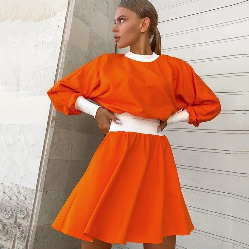 2021 ранняя Женская юбка с длинным рукавом и круглым вырезом, цветная контрастная юбка, плиссированный спортивный костюм, комплект из двух пр... 
2021 ранняя Женская юбка с длинным рукавом и круглым вырезом, цветная контрастная юбка, плиссированный спортивный костюм, комплект из двух пр...