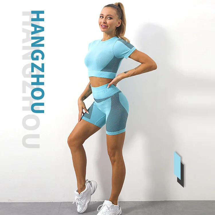 2022 new style yoga suit stripe sports shorts short sleeve Yoga suit running fitness women's sportswear
2022 new style yoga suit stripe sports shorts short sleeve Yoga suit running fitness women's sportswear