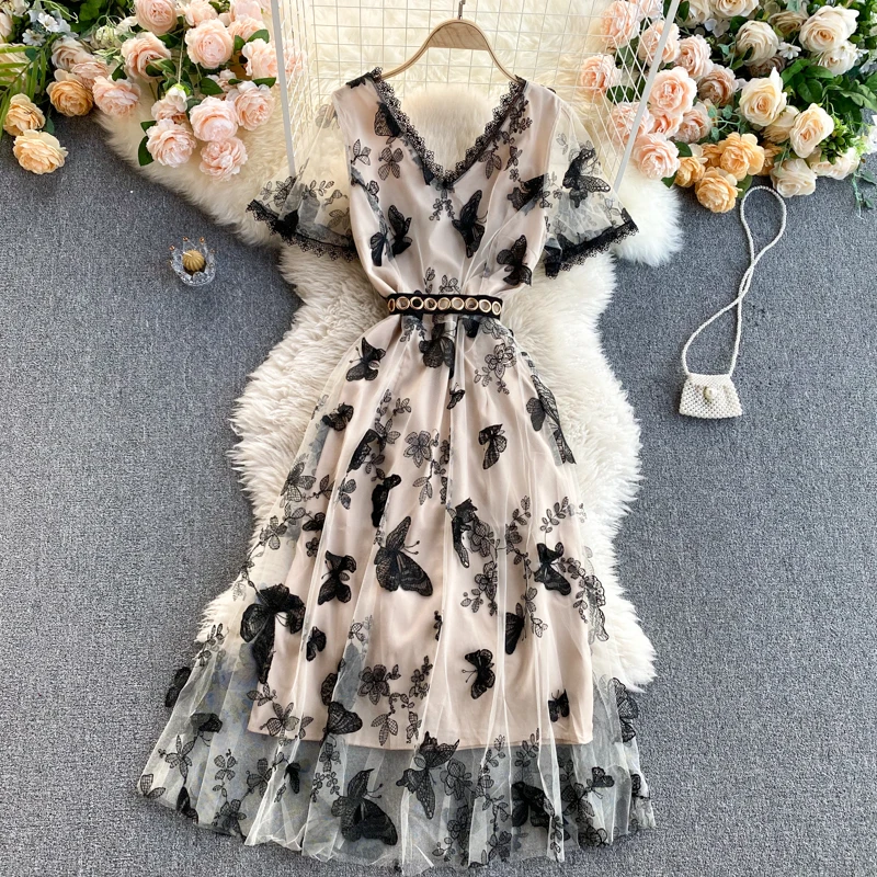 European and American Style Heavy Industry Embroidery Butterfly Sexy Lace V-neck Short Sleeve Waist Lace Up Big Swing Dress
European and American Style Heavy Industry Embroidery Butterfly Sexy Lace V-neck Short Sleeve Waist Lace Up Big Swing Dress