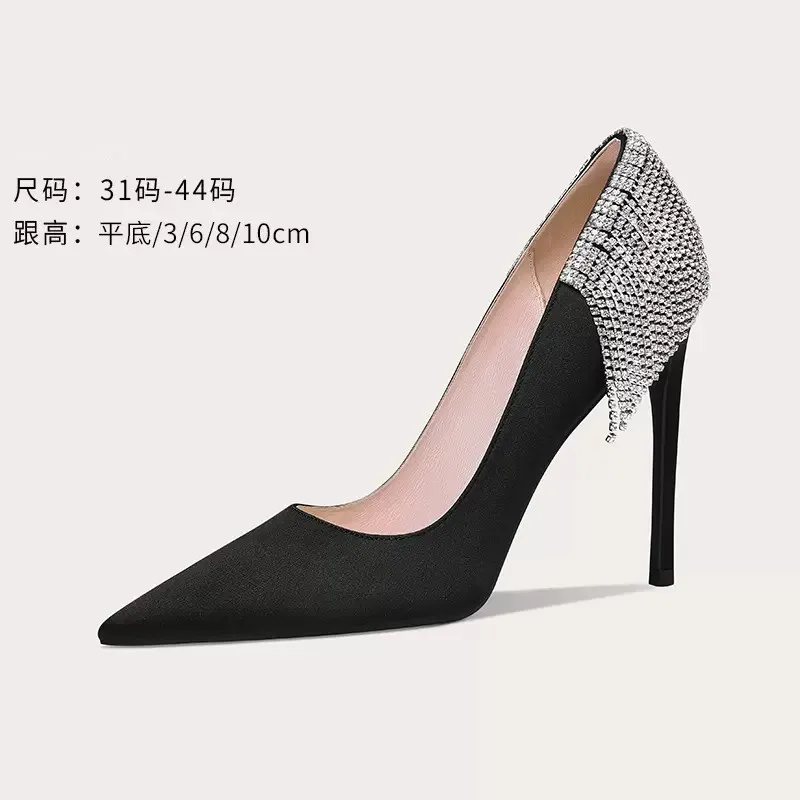 Весенне-летние новые замшевые туфли Стразы с кисточками тонкие туфли на высоком каблуке банкетное платье универсальные большие и маленькие женские туфли 
Весенне-летние новые замшевые туфли Стразы с кисточками тонкие туфли на высоком каблуке банкетное платье универсальные большие и маленькие женские туфли