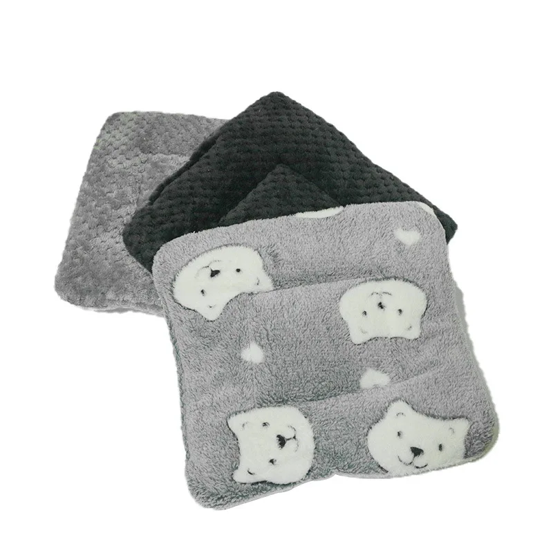 Soft Flannel Thickened Pet Soft Fleece Pad Pet Blanket Bed Mat For Puppy Dog Cat Sofa Cushion Home Rug Keep Warm Sleeping Cover 
Soft Flannel Thickened Pet Soft Fleece Pad Pet Blanket Bed Mat For Puppy Dog Cat Sofa Cushion Home Rug Keep Warm Sleeping Cover