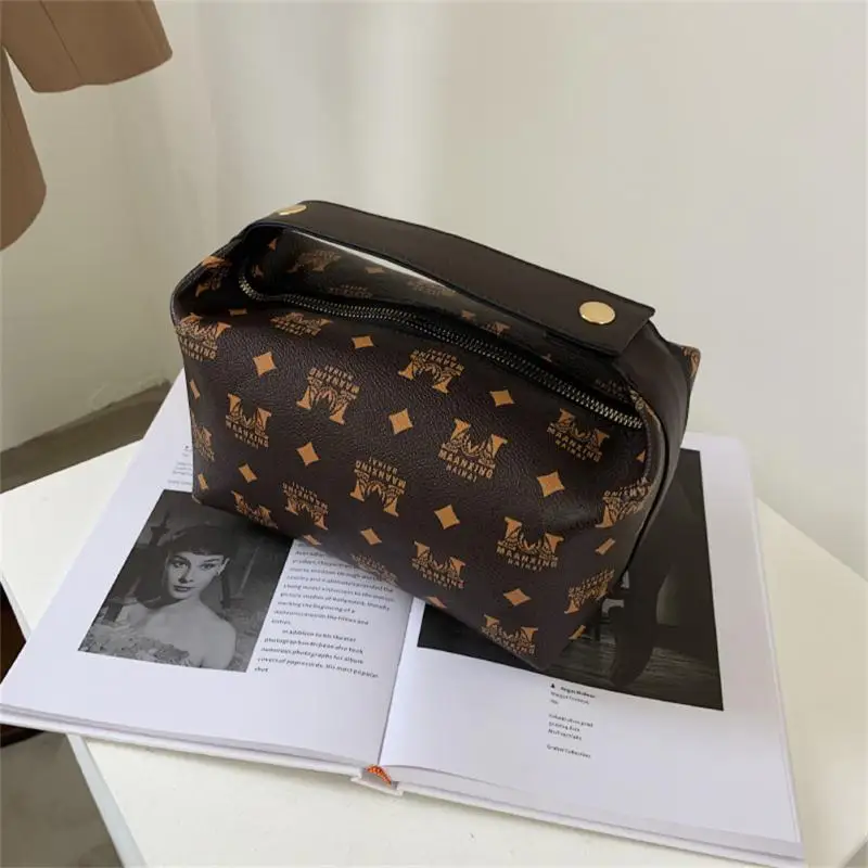 Storage Handbags Storage Bag Portable Travel Cosmetic Bag Makeup Brush Organizer Pouches Makeup Pouch Cosmetics Storage
Storage Handbags Storage Bag Portable Travel Cosmetic Bag Makeup Brush Organizer Pouches Makeup Pouch Cosmetics Storage
