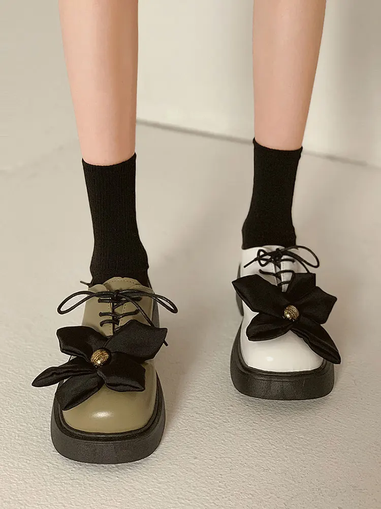 Women's Shoes, Leather Shoes, Spring 2022 New Style Flower Lace Thick Heel Non-slip Fashion Retro Mid-heel Shoes
Women's Shoes, Leather Shoes, Spring 2022 New Style Flower Lace Thick Heel Non-slip Fashion Retro Mid-heel Shoes