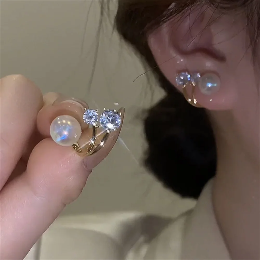 Crystal Gold Plated Earrings Metal Pearl Ear Clips For Women Fashion Ear Claw Earring Girls Accessories Trendy Gift Jewelry
Crystal Gold Plated Earrings Metal Pearl Ear Clips For Women Fashion Ear Claw Earring Girls Accessories Trendy Gift Jewelry