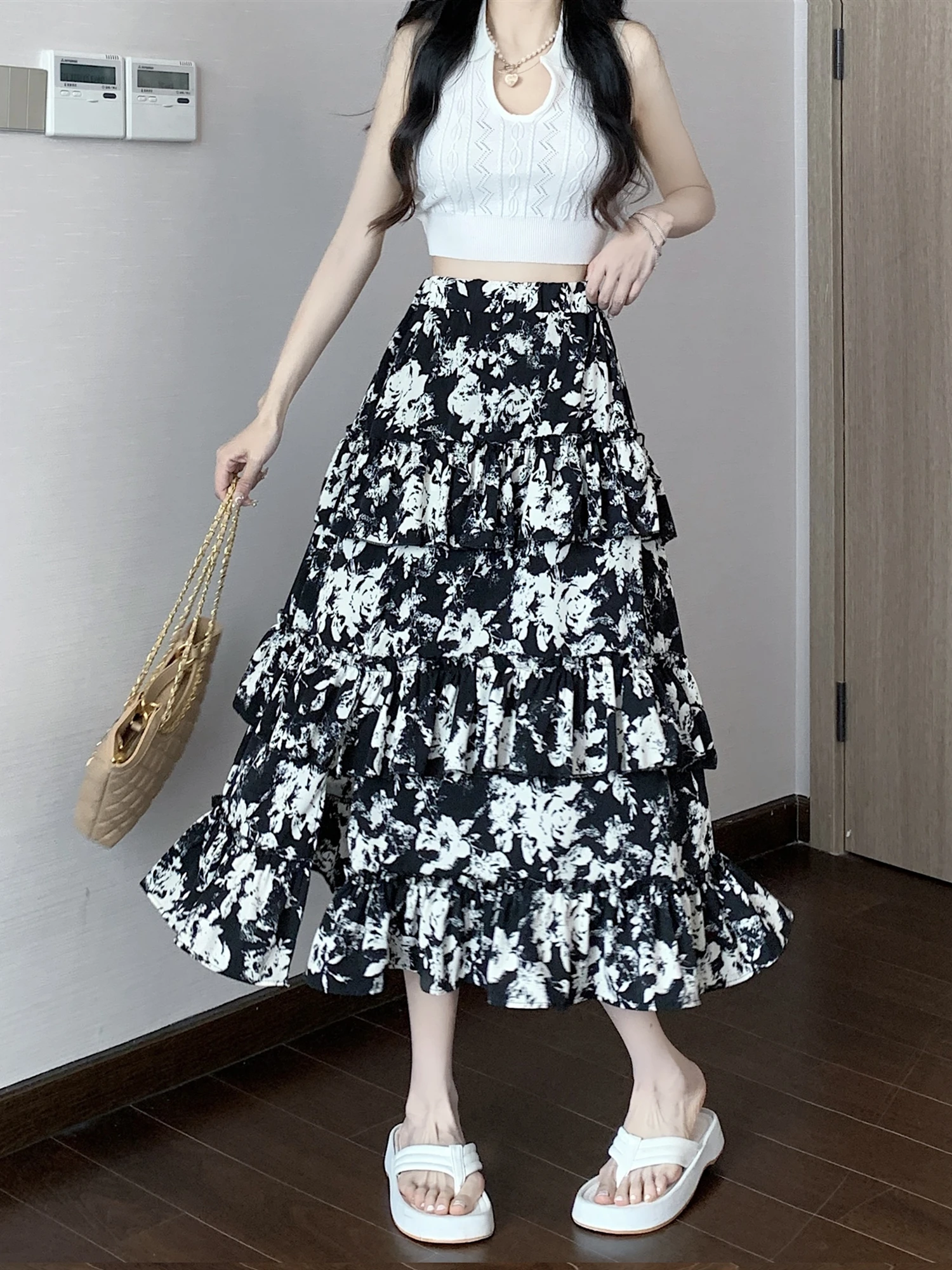2023 Summer girls' sweet Fashion pleated multi-layer ruffle cake skirt Spring large size office lady Elegant Sexy split skirts
2023 Summer girls' sweet Fashion pleated multi-layer ruffle cake skirt Spring large size office lady Elegant Sexy split skirts