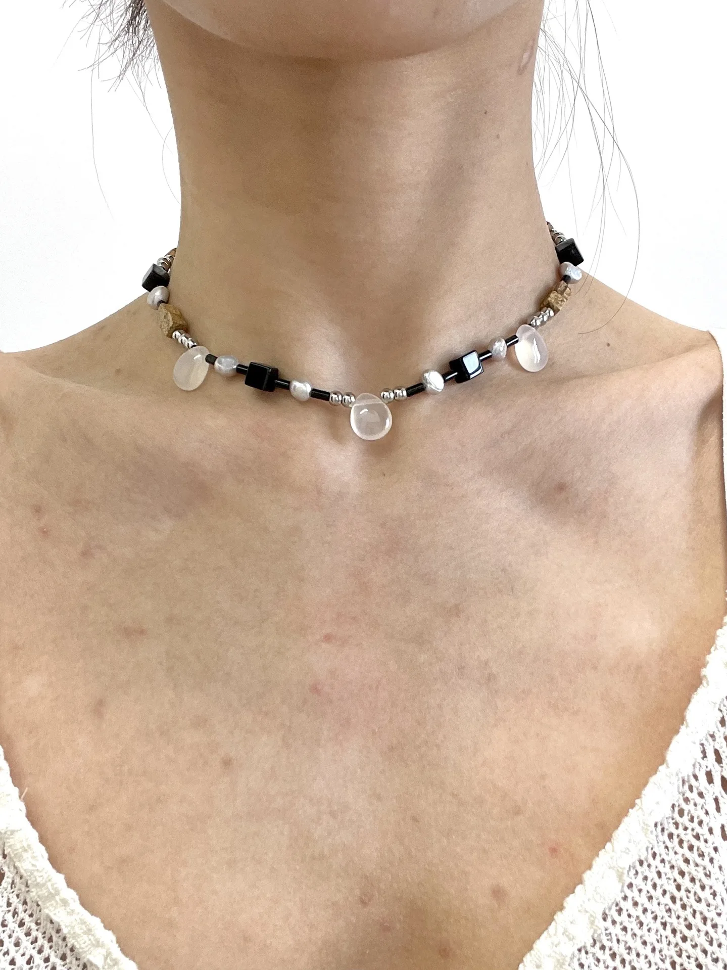 Dark Water Drop Natural Stone Stitching Leather Rope Beaded Necklace Niche Hand-Made Design Sense Advanced All-Match Necklace
Dark Water Drop Natural Stone Stitching Leather Rope Beaded Necklace Niche Hand-Made Design Sense Advanced All-Match Necklace