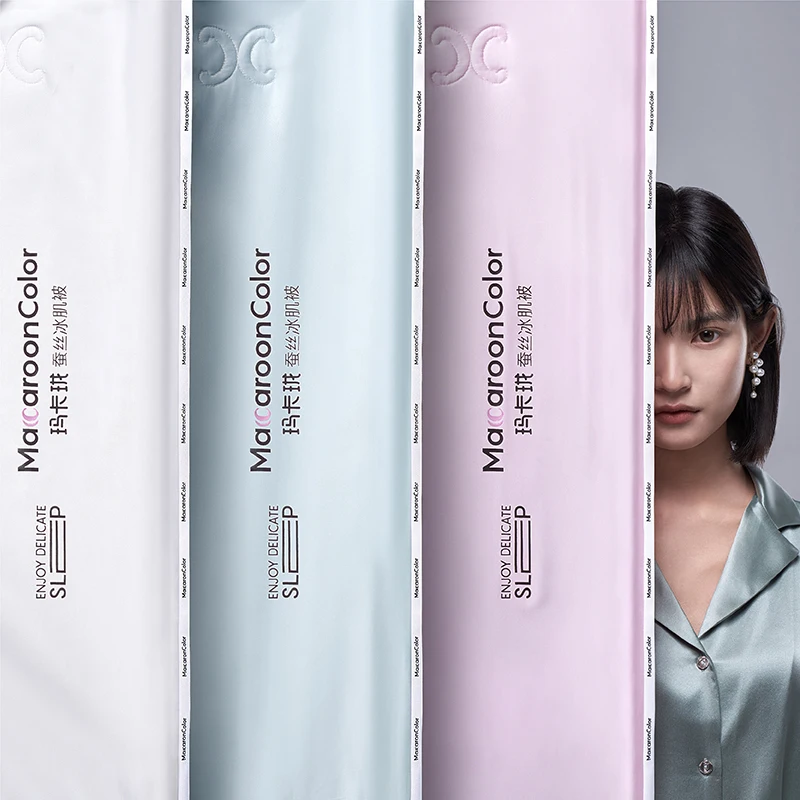 New Ice Silk Summer Luxury Blanket Bedding Air Conditioner Quilt Summer Cool Quilt
New Ice Silk Summer Luxury Blanket Bedding Air Conditioner Quilt Summer Cool Quilt