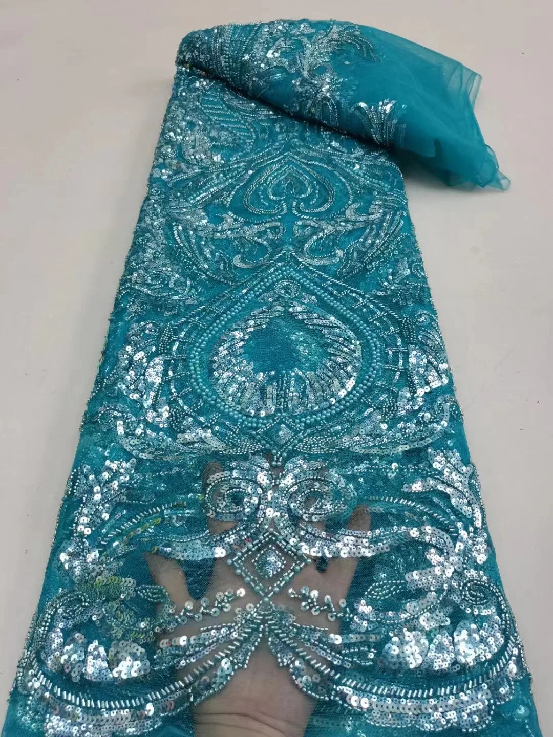 Luxurious African Heavy Beaded Groom Lace Fabric 2023 High Quality Nigerian Sequins French Tulle Fabric Material For Dress Sew
Luxurious African Heavy Beaded Groom Lace Fabric 2023 High Quality Nigerian Sequins French Tulle Fabric Material For Dress Sew