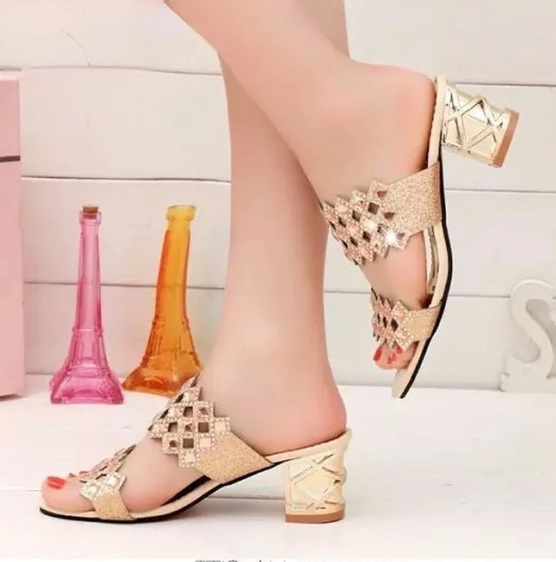 2022 Hot Women Sandals High Quality PU Comfortable Summer Sandals Women Slip-on High Heel Fashion Crystal Sandalias Mujer 4color
2022 Hot Women Sandals High Quality PU Comfortable Summer Sandals Women Slip-on High Heel Fashion Crystal Sandalias Mujer 4color