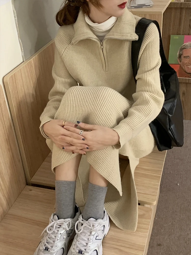 Zipper high neck knitted dress women's autumn and winter 2021 new spring French backing with long sweater skirt
Zipper high neck knitted dress women's autumn and winter 2021 new spring French backing with long sweater skirt