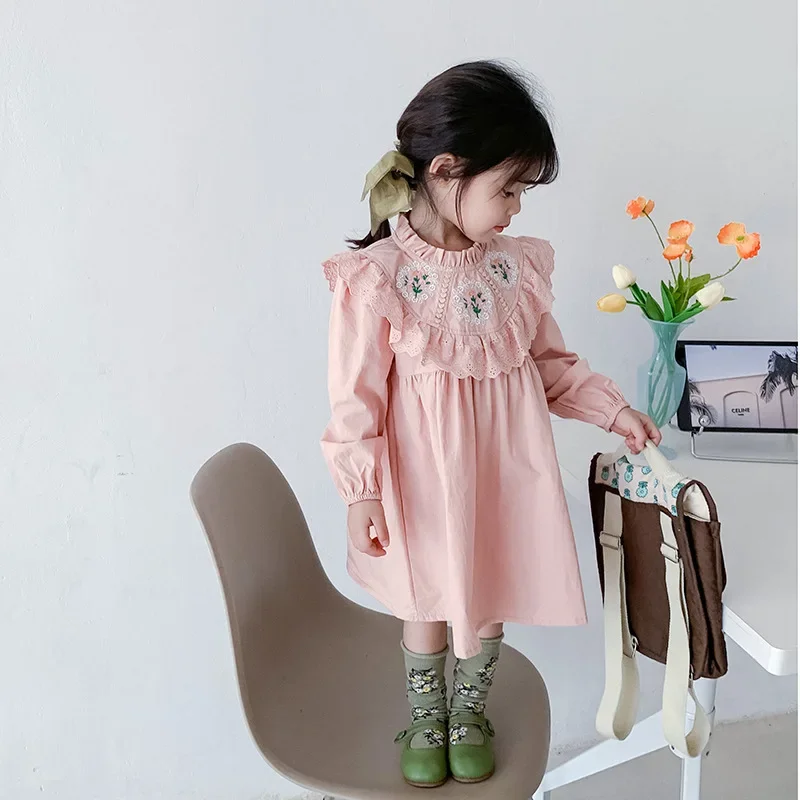 Vintage Lace Dress for Girls New Autumn Embroidered Ruffled Long-sleeved Children's Dress Ropa De Niña
Vintage Lace Dress for Girls New Autumn Embroidered Ruffled Long-sleeved Children's Dress Ropa De Niña
