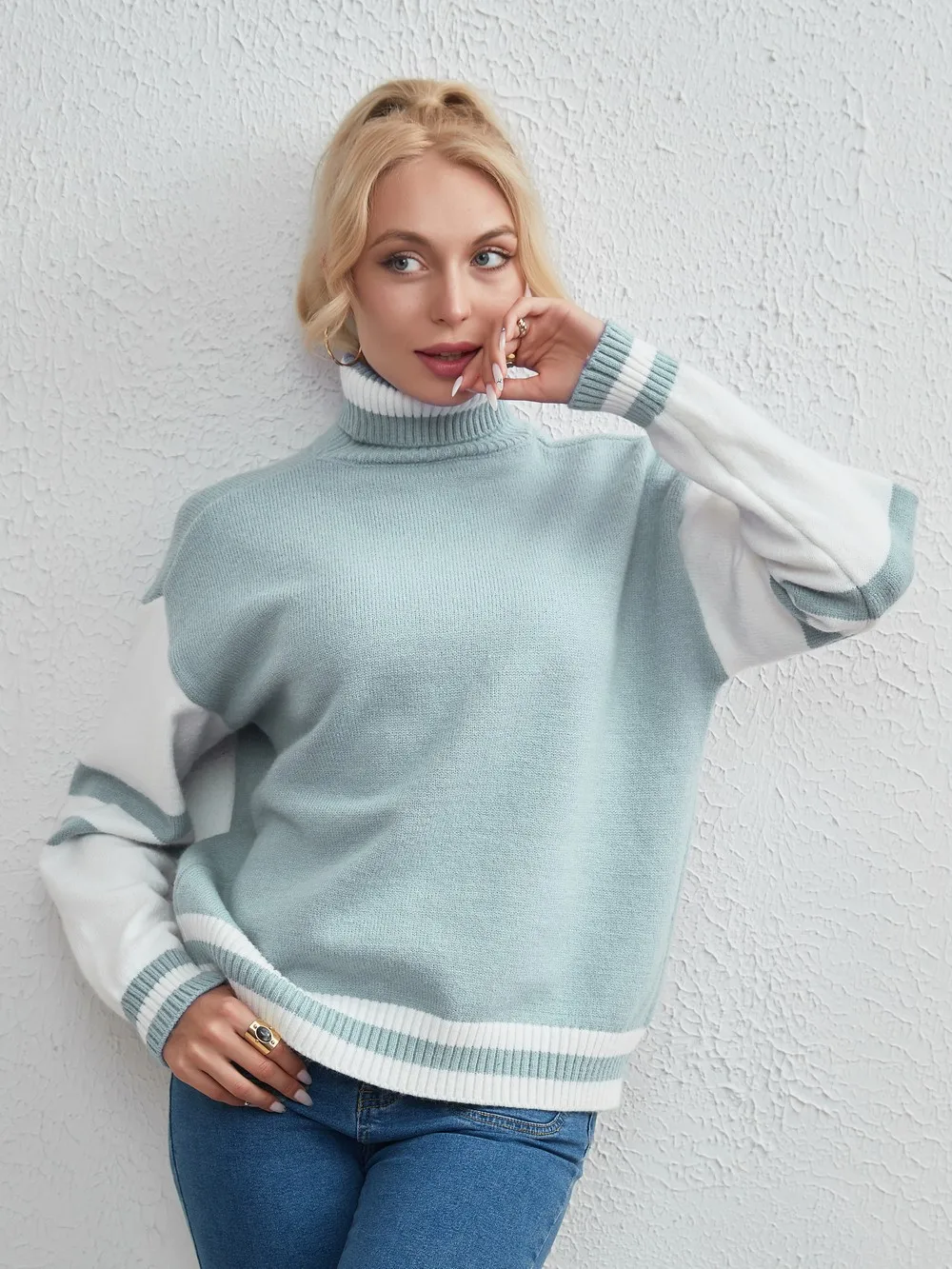 2023 European American Color Matching Turtleneck Knitted Sweater Women's Long Sleeve Pullover Autumn Winter Casual Knitwear
2023 European American Color Matching Turtleneck Knitted Sweater Women's Long Sleeve Pullover Autumn Winter Casual Knitwear