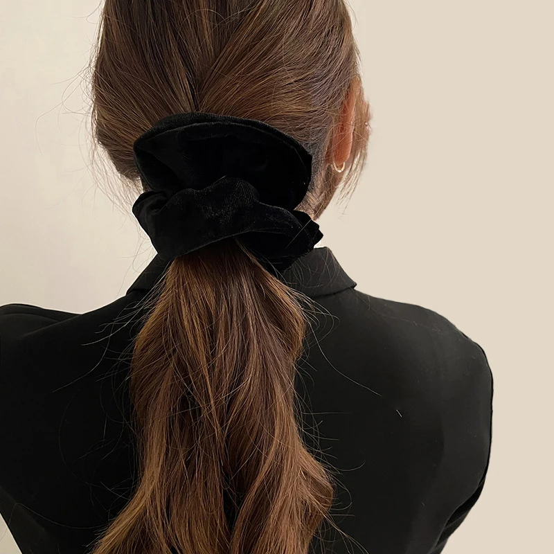 Vintage Velvet Scrunchie Girl Ponytail Holder Large Elastic Rubber Hair Rope Women Hair Tie Soft Headwear Fashion Hair Accessory
Vintage Velvet Scrunchie Girl Ponytail Holder Large Elastic Rubber Hair Rope Women Hair Tie Soft Headwear Fashion Hair Accessory