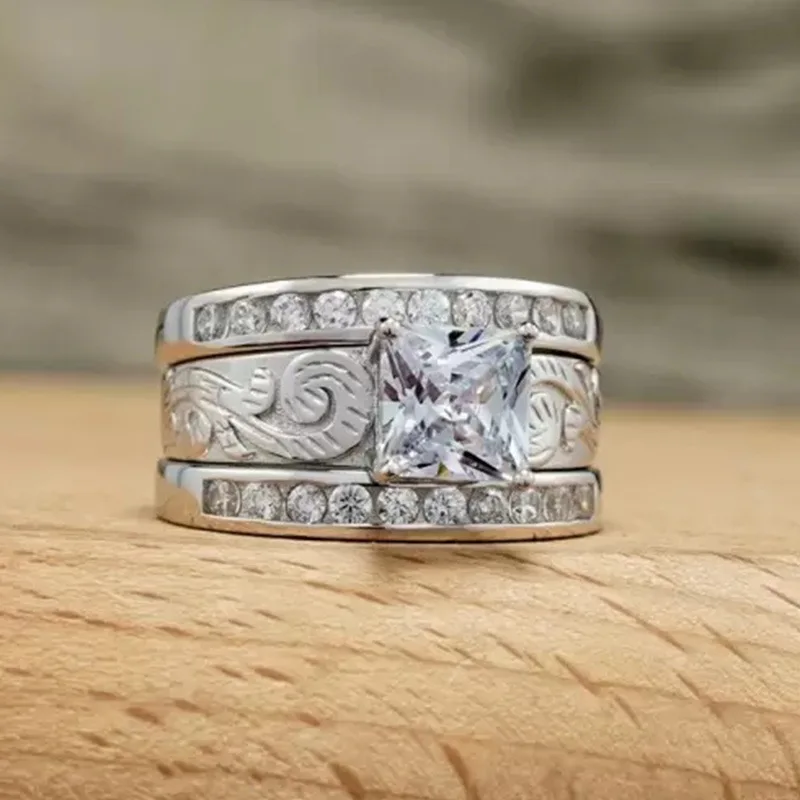 Huitan Exquisite Carved Pattern Design Personality Finger Ring Women Luxury Paved Sparkling Cubic Zirconia Party Fashion Jewelry
Huitan Exquisite Carved Pattern Design Personality Finger Ring Women Luxury Paved Sparkling Cubic Zirconia Party Fashion Jewelry