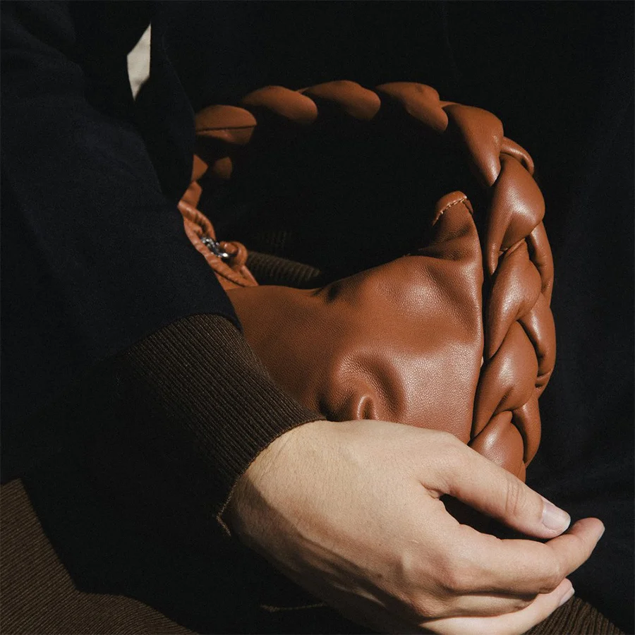 Retro Woven Knotted Clutch Tote Bag New High-quality Soft Leather Women's Designer Handbag Travel Ladies Shoulder Crossbody Bags
Retro Woven Knotted Clutch Tote Bag New High-quality Soft Leather Women's Designer Handbag Travel Ladies Shoulder Crossbody Bags