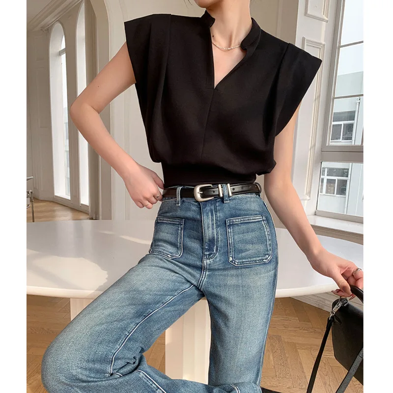 Spring Summer V-Neck High Waist Short T-shirt Women New Shoulder Pads Sleeveless Fashion Short Tops Female 2023
Spring Summer V-Neck High Waist Short T-shirt Women New Shoulder Pads Sleeveless Fashion Short Tops Female 2023