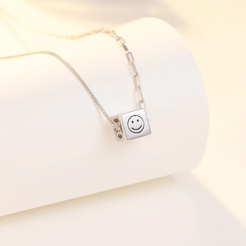 925 Silver Square Smiling Necklace Simple and Advanced Sense Niche Design Light Luxury Chain for Men and Women
925 Silver Square Smiling Necklace Simple and Advanced Sense Niche Design Light Luxury Chain for Men and Women