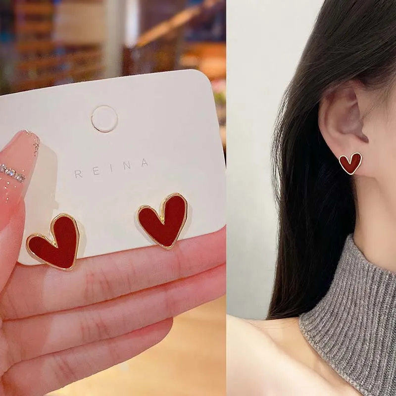 2021 New Trendy Heart Stud Earrings For Women Fashion 925 Silver Needle Alloy Red Earring Girls Wedding Jewelry Gifts Wholesale
2021 New Trendy Heart Stud Earrings For Women Fashion 925 Silver Needle Alloy Red Earring Girls Wedding Jewelry Gifts Wholesale