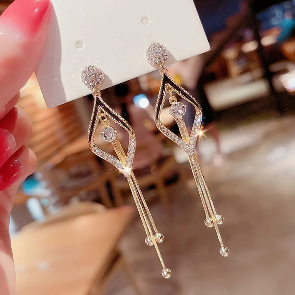 Luxury Double Geometric Hollow Pendant Tassel Earrings For Women Delicate Fashion Simple Metal Vintage Jewelry For Women 2022
Luxury Double Geometric Hollow Pendant Tassel Earrings For Women Delicate Fashion Simple Metal Vintage Jewelry For Women 2022