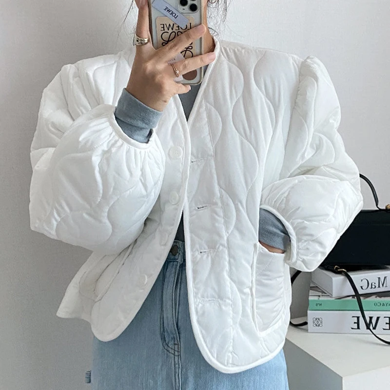 

Korean chic retro lazy style V-neck rhombic embossed loose and versatile large pocket long sleeve short cotton jacket