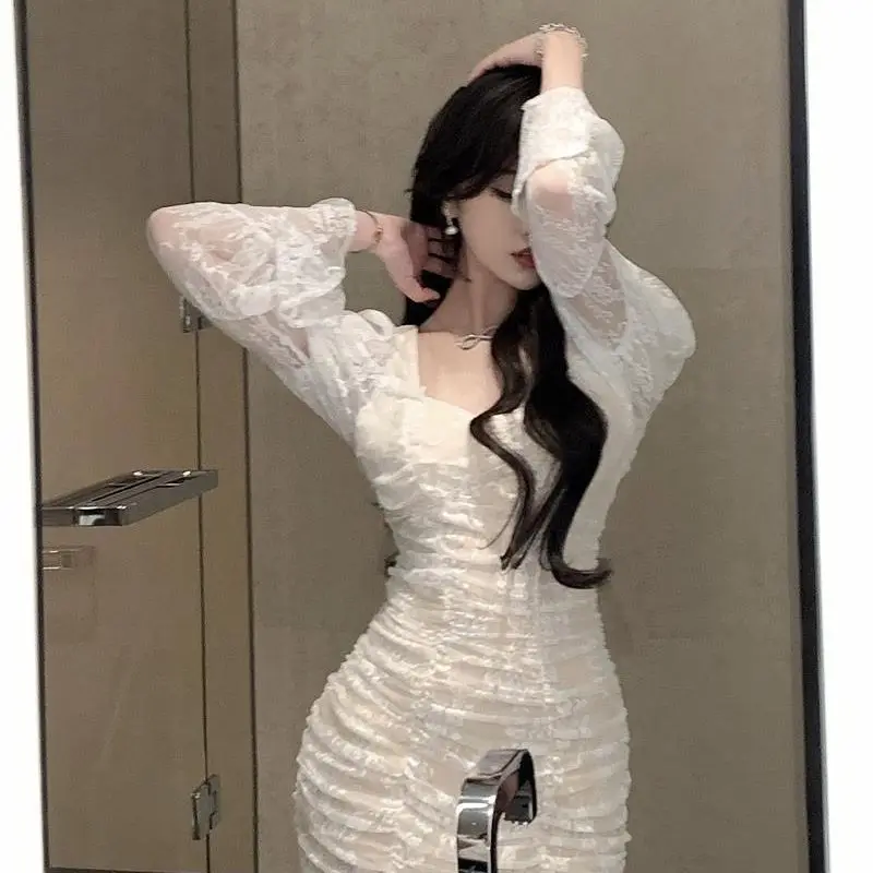 Pure Lust Retro Bubble Sleeves Square Neck Lace for Women's Autumn and Winter New Ruffles Show Thin Sexy Wrap Hip
Pure Lust Retro Bubble Sleeves Square Neck Lace for Women's Autumn and Winter New Ruffles Show Thin Sexy Wrap Hip