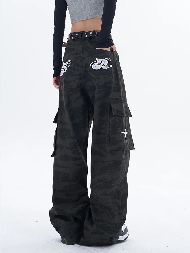 Women Fashion Letters Print Harajuku Black Long Pants Casual Elastic Waist Hippie Joggers Trousers Streetwear Sweatpants Y2K
Women Fashion Letters Print Harajuku Black Long Pants Casual Elastic Waist Hippie Joggers Trousers Streetwear Sweatpants Y2K