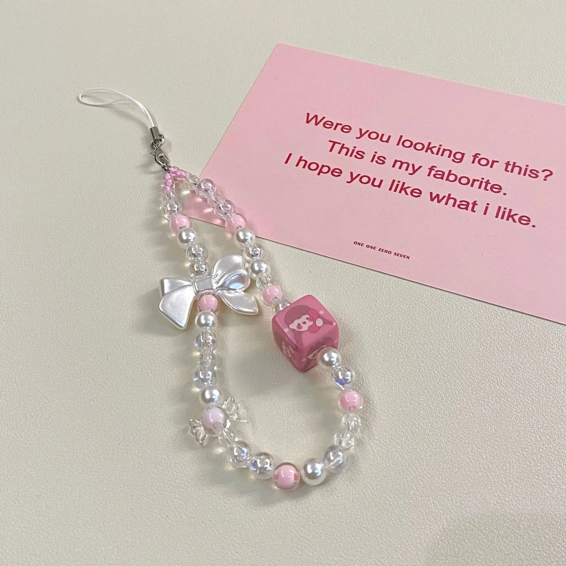 Creative Bowkont Acrylic Square Girl Pattern Beaded Exquisite Lanyard Anti-lost Mobile Phone Chain Of Female Jewelry Accessories
Creative Bowkont Acrylic Square Girl Pattern Beaded Exquisite Lanyard Anti-lost Mobile Phone Chain Of Female Jewelry Accessories
