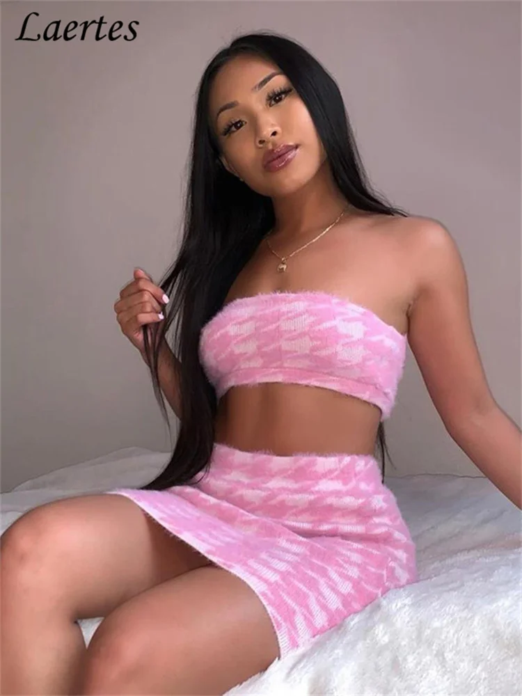 Laertes 2022 Pink Strapless Crop Top And High Waist Mini Skirt Summer Women Two Piece Set Sexy Casual Party Club Y2K Outfits
Laertes 2022 Pink Strapless Crop Top And High Waist Mini Skirt Summer Women Two Piece Set Sexy Casual Party Club Y2K Outfits
