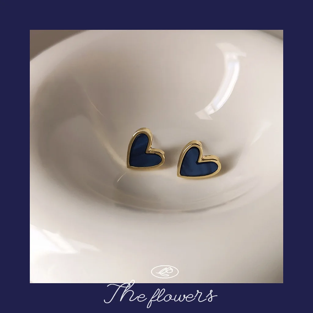 Klein Blue Love Women's Stud Earrings ~ Skin White 925 Silver Needle New Trendy Niche High-end Earrings
Klein Blue Love Women's Stud Earrings ~ Skin White 925 Silver Needle New Trendy Niche High-end Earrings