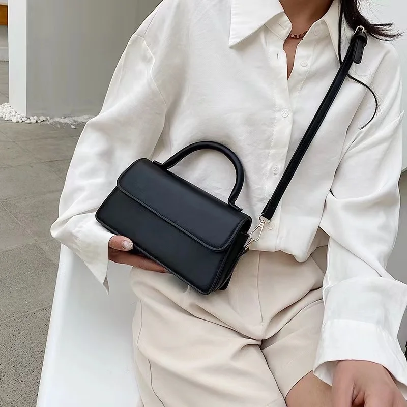 New Designer Luxury Shoulder Strap Handbag Square Crossbody Retro Bag Solid Women's Wallet
New Designer Luxury Shoulder Strap Handbag Square Crossbody Retro Bag Solid Women's Wallet
