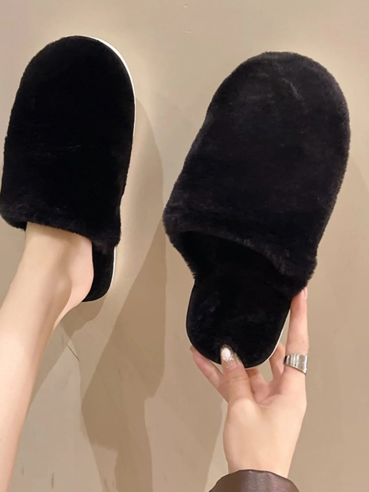 Low Slippers Soft Shoes Cover Toe Luxury Slides Flock Comfort Massage Designer Flat Fabric PU Fashion Concise Rome Basic
Low Slippers Soft Shoes Cover Toe Luxury Slides Flock Comfort Massage Designer Flat Fabric PU Fashion Concise Rome Basic