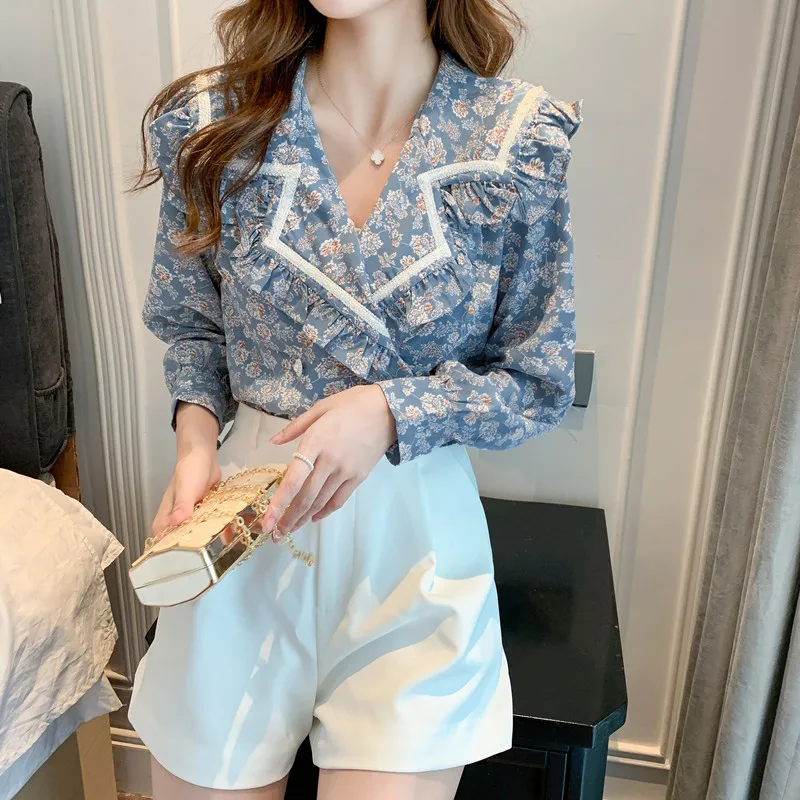 Top Female Blouse Women's shirt V-neck Y2k Clothes Contrast Color Shirt Floral Print French Lapel Wooden Ear Blue Chiffon Shirt
Top Female Blouse Women's shirt V-neck Y2k Clothes Contrast Color Shirt Floral Print French Lapel Wooden Ear Blue Chiffon Shirt