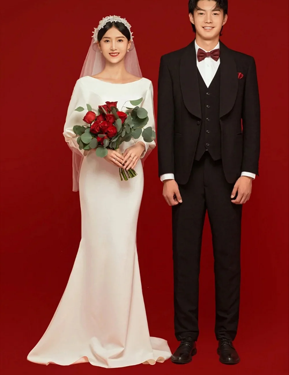 Sheath Korea Long Sleeve Soft Satin Boat Neck Sweep Train Open Back Wedding Dress Bride Gown Vestidos De Novia robe mariée
Sheath Korea Long Sleeve Soft Satin Boat Neck Sweep Train Open Back Wedding Dress Bride Gown Vestidos De Novia robe mariée