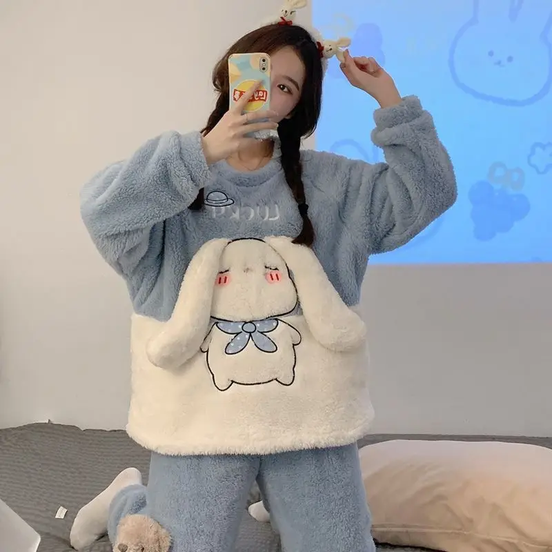 Sanrio Kawaii Coral Fleece Round Neck Pajama Cinnamoroll Cute Girl Cartoon Anim Plush Suitse Students Autumn Winter Home Wear
Sanrio Kawaii Coral Fleece Round Neck Pajama Cinnamoroll Cute Girl Cartoon Anim Plush Suitse Students Autumn Winter Home Wear