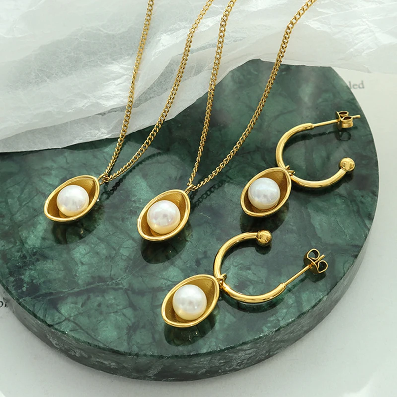 Creative Boat Bead Freshwater Pearl Pendant Necklace Earring Titanium Steel Jewelry Set for Women Engagement Kolczyki Wholesale
Creative Boat Bead Freshwater Pearl Pendant Necklace Earring Titanium Steel Jewelry Set for Women Engagement Kolczyki Wholesale