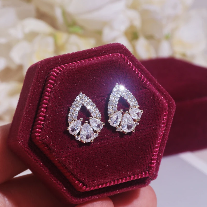 Classic Crystal Stud Earrings For Women Luxury Sparking Zircon Stone Earrings Female Wedding Party Small Earrings Jewelry
Classic Crystal Stud Earrings For Women Luxury Sparking Zircon Stone Earrings Female Wedding Party Small Earrings Jewelry