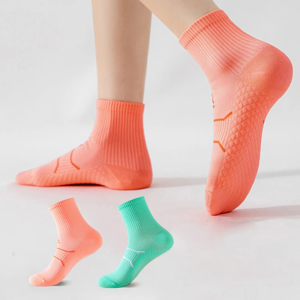 Women Men Sports Socks Sweat-absorbent Breathable Sportswear for Spring Summer Marathon Running Jogging Footwear
Women Men Sports Socks Sweat-absorbent Breathable Sportswear for Spring Summer Marathon Running Jogging Footwear