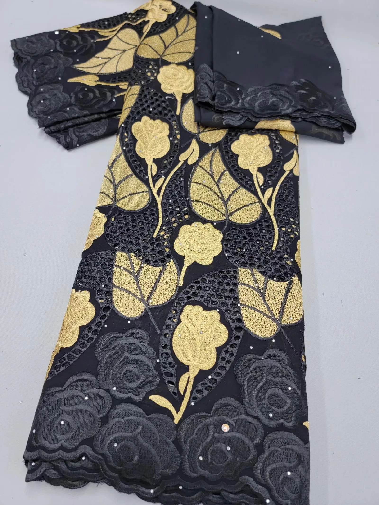 Latest Pure Cotton Black African 5 +2 Yards Fabric 2022 High Quality Nigerian Water Soluble Mesh Lace French Wedding Party Dress
Latest Pure Cotton Black African 5 +2 Yards Fabric 2022 High Quality Nigerian Water Soluble Mesh Lace French Wedding Party Dress