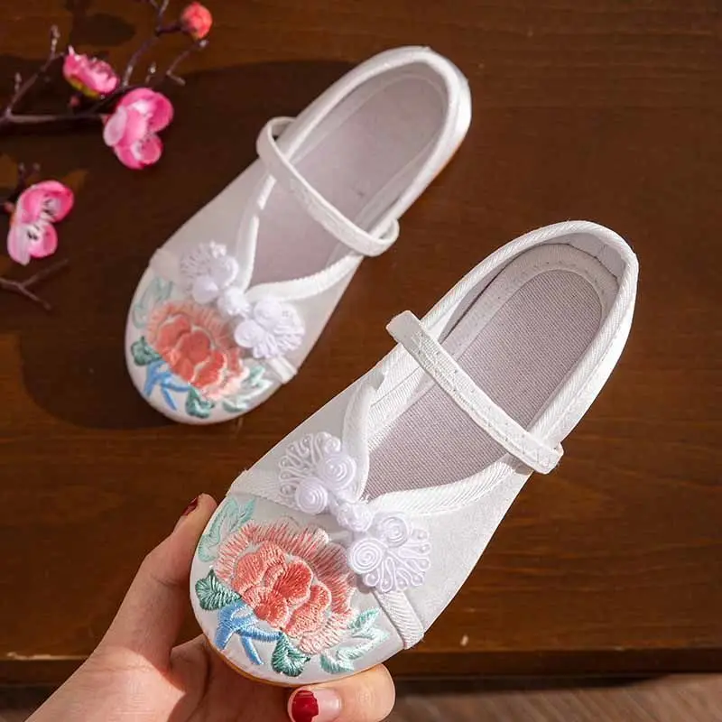 2022 New Chinese Girls' Traditional Embroidered Hanfu Shoes Baby's Ancient Princess Shoes Performance Shoes Handmade Shoes LE116
2022 New Chinese Girls' Traditional Embroidered Hanfu Shoes Baby's Ancient Princess Shoes Performance Shoes Handmade Shoes LE116