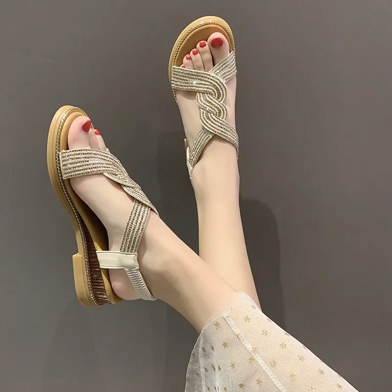 European Style Women's Sandals Summer New Fashion Diamond Flat Sandals Women Slope Heel Beach Slippers Female Soft Sandals
European Style Women's Sandals Summer New Fashion Diamond Flat Sandals Women Slope Heel Beach Slippers Female Soft Sandals