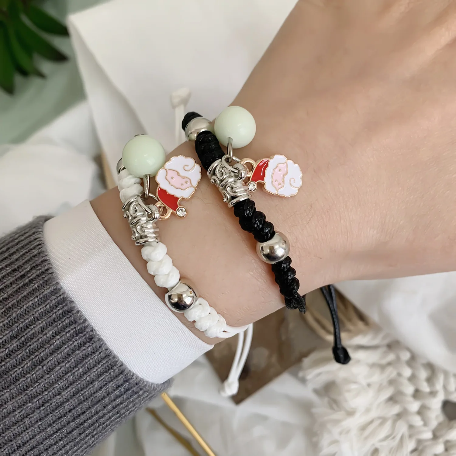 XEDZ 2pce/set Fashion Black White Christmas Couple Rope Chain Candy Snowflake Splicing Heart Key Pendant Safety Clasp Bracelets
XEDZ 2pce/set Fashion Black White Christmas Couple Rope Chain Candy Snowflake Splicing Heart Key Pendant Safety Clasp Bracelets