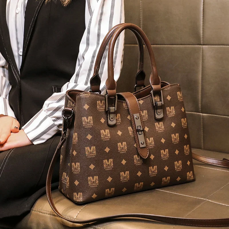 Luxury Women's Brand Clutch Bags Designer Round Crossbody Shoulder Purses Handbag Women Clutch Travel Tote Bag
Luxury Women's Brand Clutch Bags Designer Round Crossbody Shoulder Purses Handbag Women Clutch Travel Tote Bag