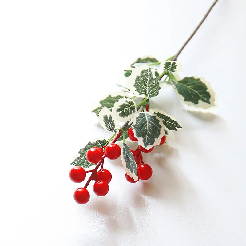 Искусственный лист падуба с ягодами красной вишни 
Искусственный лист падуба с ягодами красной вишни