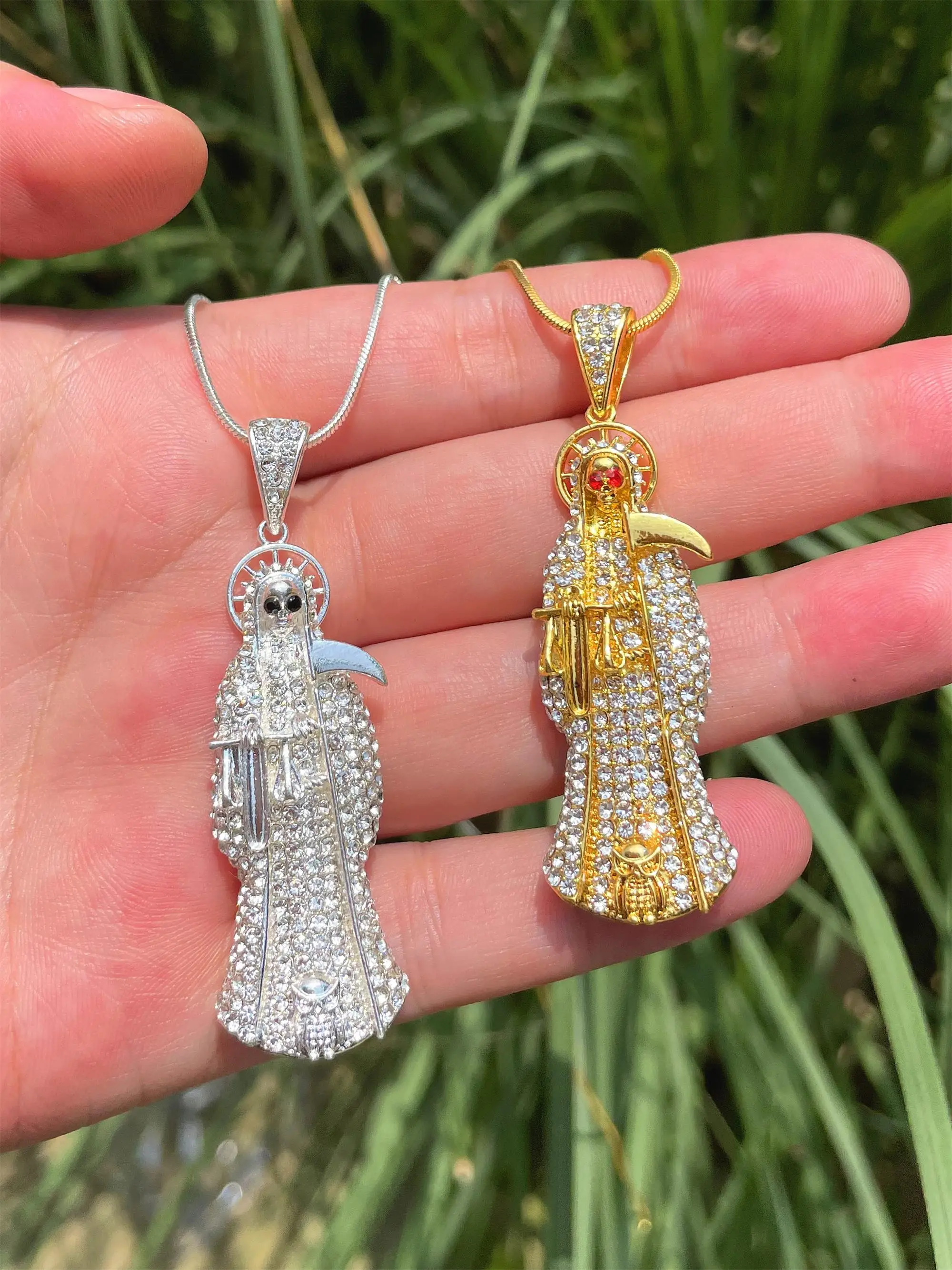 ANGLANG Santa Muerte Pendant Holy Death Cubic Zirconia Gold Colour Jesus Hip Hop Pendant Chain Necklace Bling Party Jewelry
ANGLANG Santa Muerte Pendant Holy Death Cubic Zirconia Gold Colour Jesus Hip Hop Pendant Chain Necklace Bling Party Jewelry