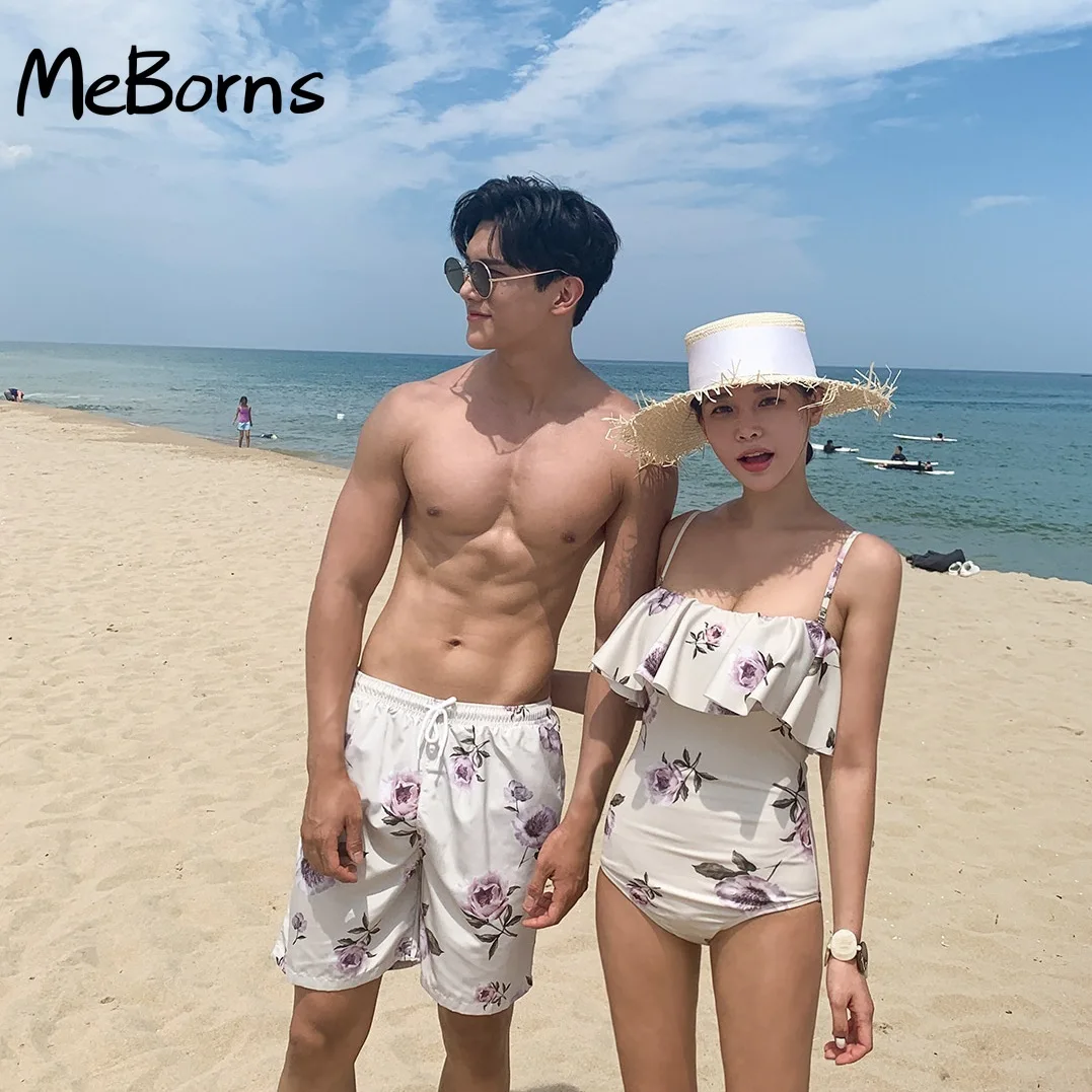 South Korea's new couples swimsuit sexy print and slim steel bracket gathers one-piece swimsuit+men's beach pants.
South Korea's new couples swimsuit sexy print and slim steel bracket gathers one-piece swimsuit+men's beach pants.